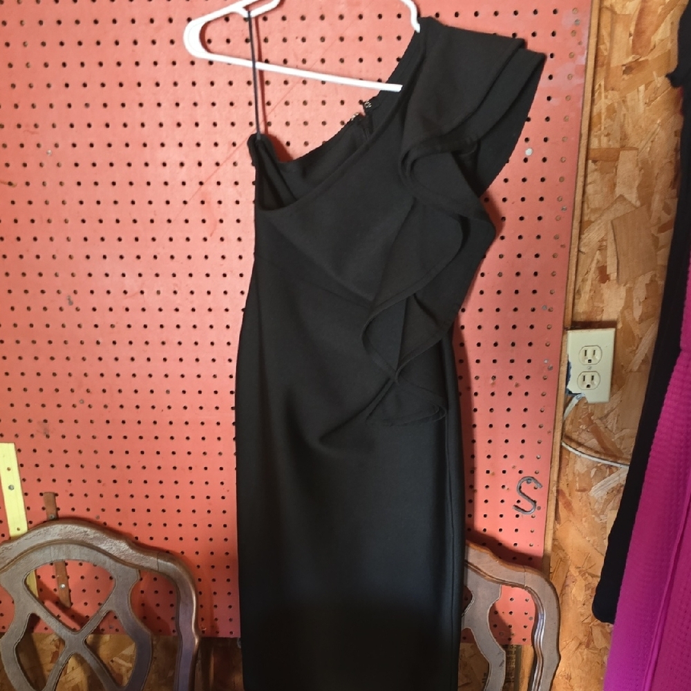 Elegant Black One-Shoulder Dress